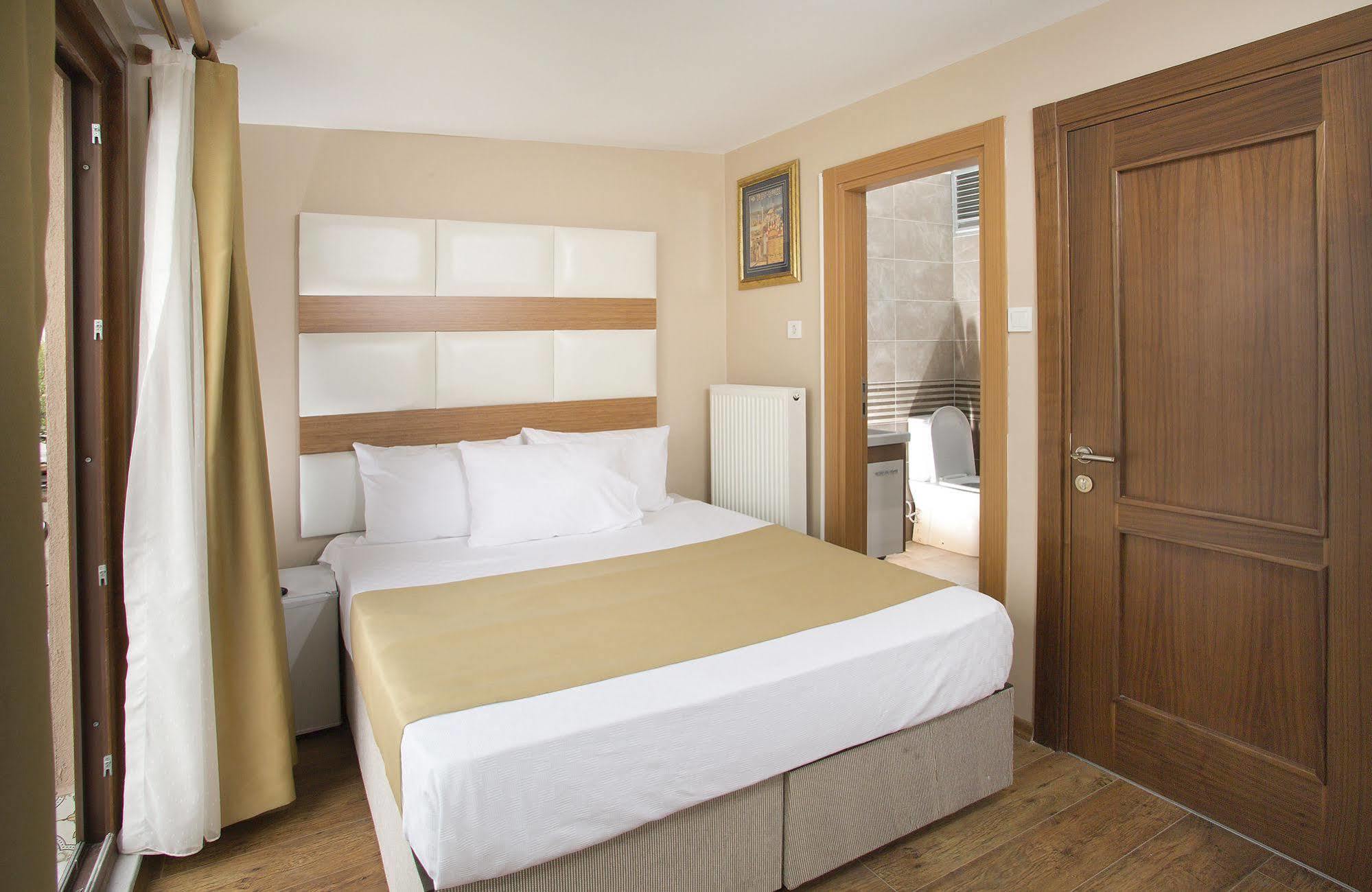 La Pazza Suites Istambul Extérieur photo