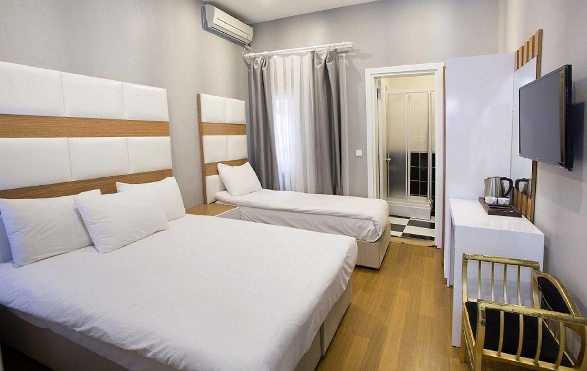 La Pazza Suites Istambul Extérieur photo